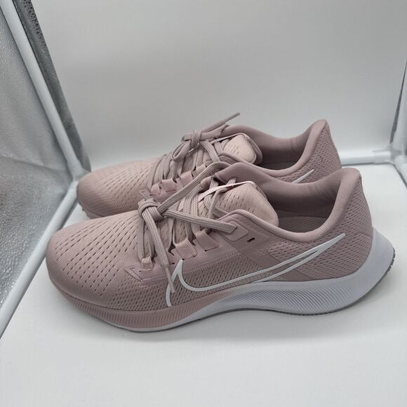 Size 11 Women’s- Nike Air Zoom Pegasus 38 Champagne - Picture 2 of 5